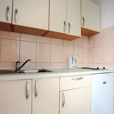 Pezo Apartament *