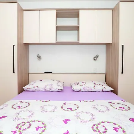 Pezo Apartament *